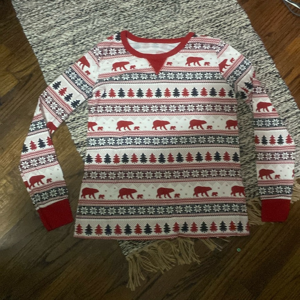 women’s size medium christmas long sleeve shirt.
